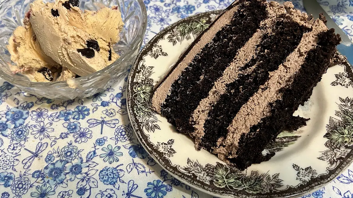 Take Away – cake shop in Fowey town centre